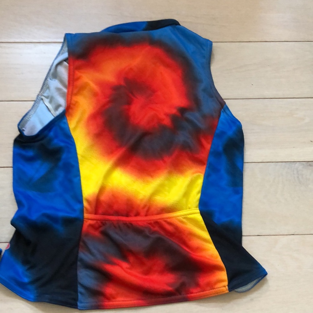 PRIMALWEAR bold tie-dye bicycling shirt; shorts; sports bra, size M - Picture 7 of 16